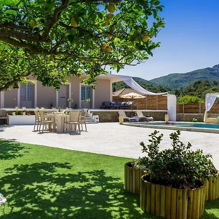 Anatoli Villa
