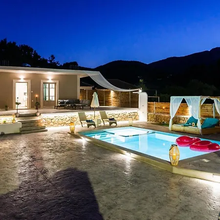 Anatoli Villa *
